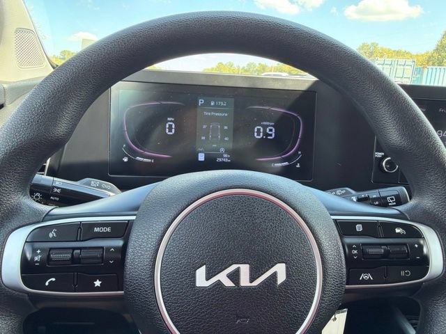 Certified 2024 Kia Sportage LX FWD image 12