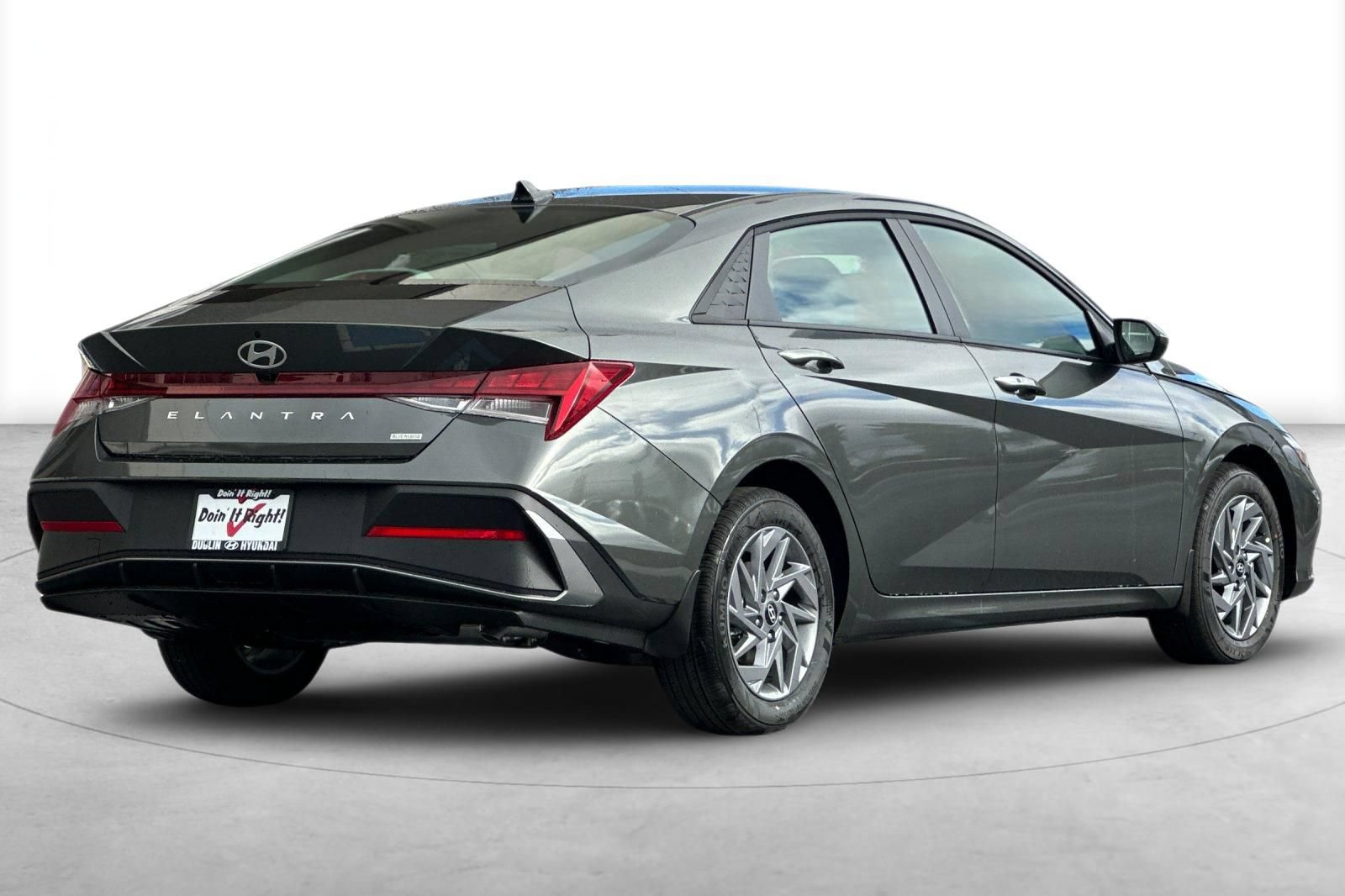 Used 2026 Hyundai Elantra Hybrid FWD image 8