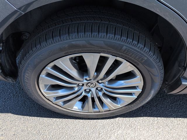 Certified 2023 Toyota Venza Limited AWD/4WD image 9
