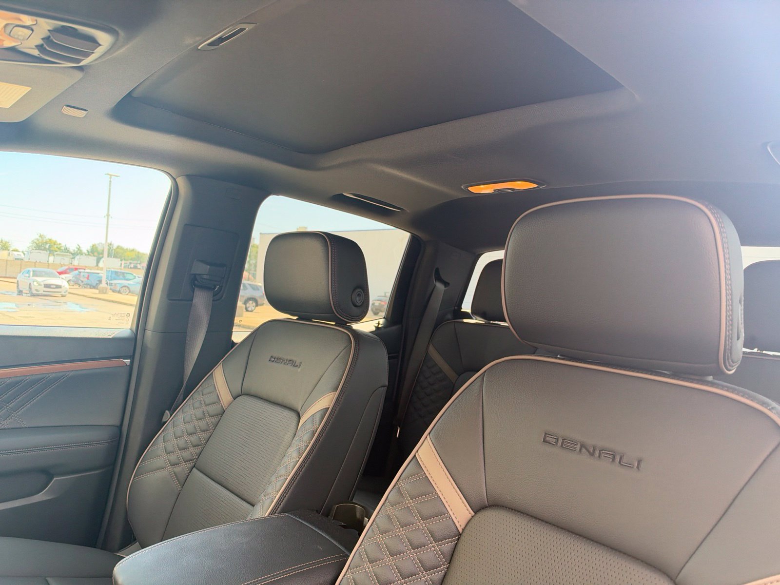 Used 2026 GMC Canyon Denali AWD/4WD image 11