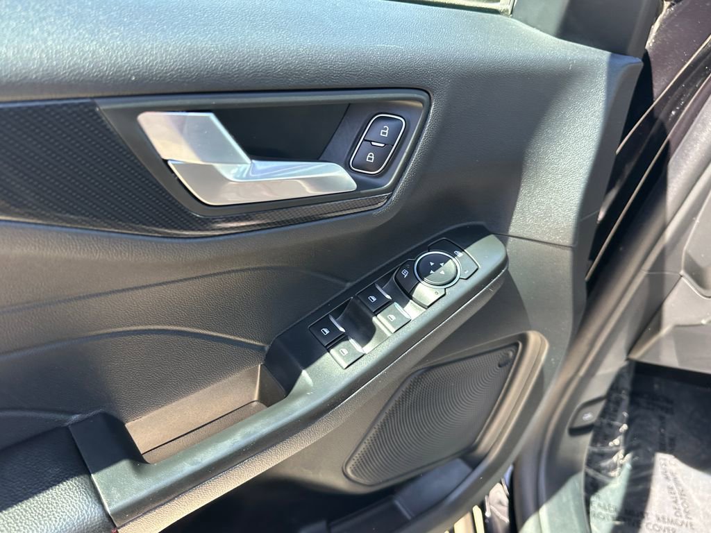 Used 2025 Ford Escape ST-Line image 22