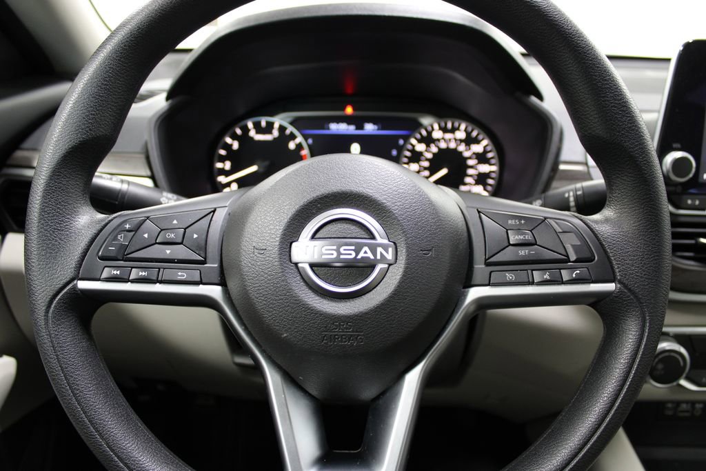 Used 2025 Nissan Altima 2.5 SV image 22