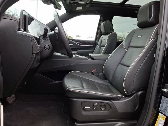 Used 2023 Cadillac Escalade Sport w/ Touring Package image 13