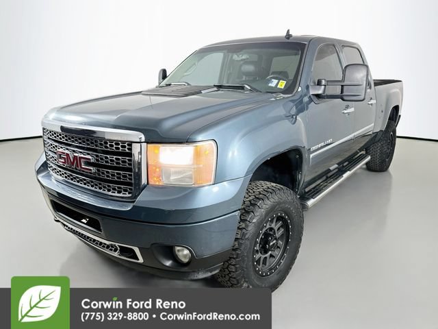Used 2011 GMC Sierra 2500 Denali w/ Suspension Package, Off-Road AWD/4WD image 4