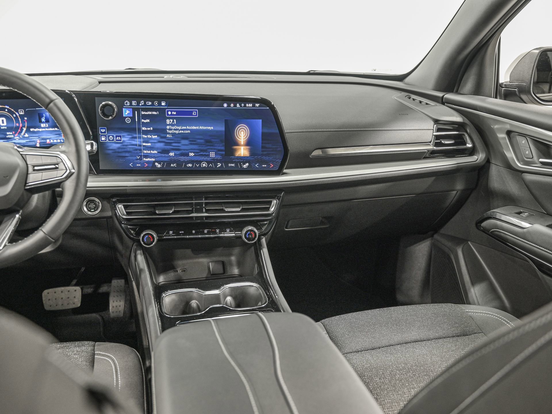 Used 2024 Chevrolet Traverse LS FWD image 21