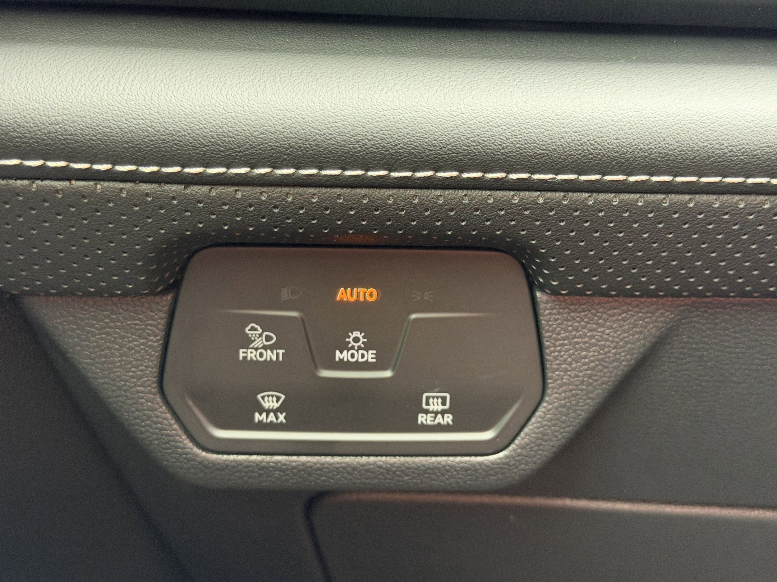 New 2026 Volkswagen Atlas SE image 27