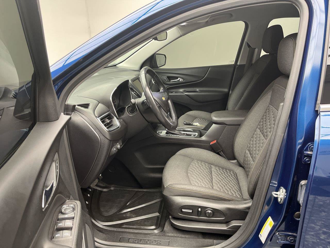 Certified 2019 Chevrolet Equinox LT AWD/4WD image 3