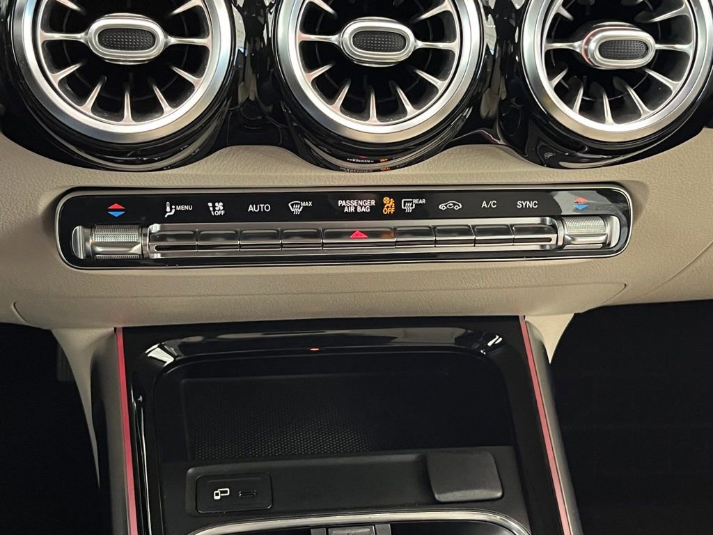 Used 2021 Mercedes-Benz GLB 250 4MATIC image 25