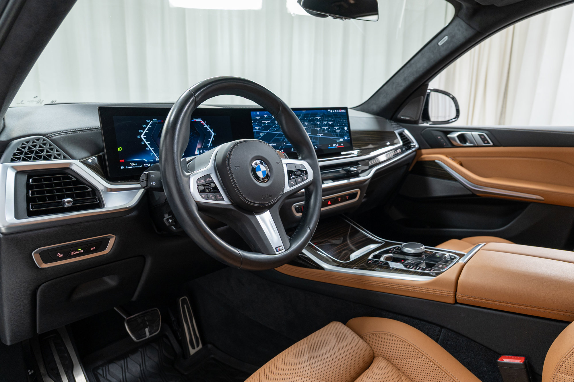 Certified 2024 BMW X7 xDrive40i w/ M Sport Package image 12