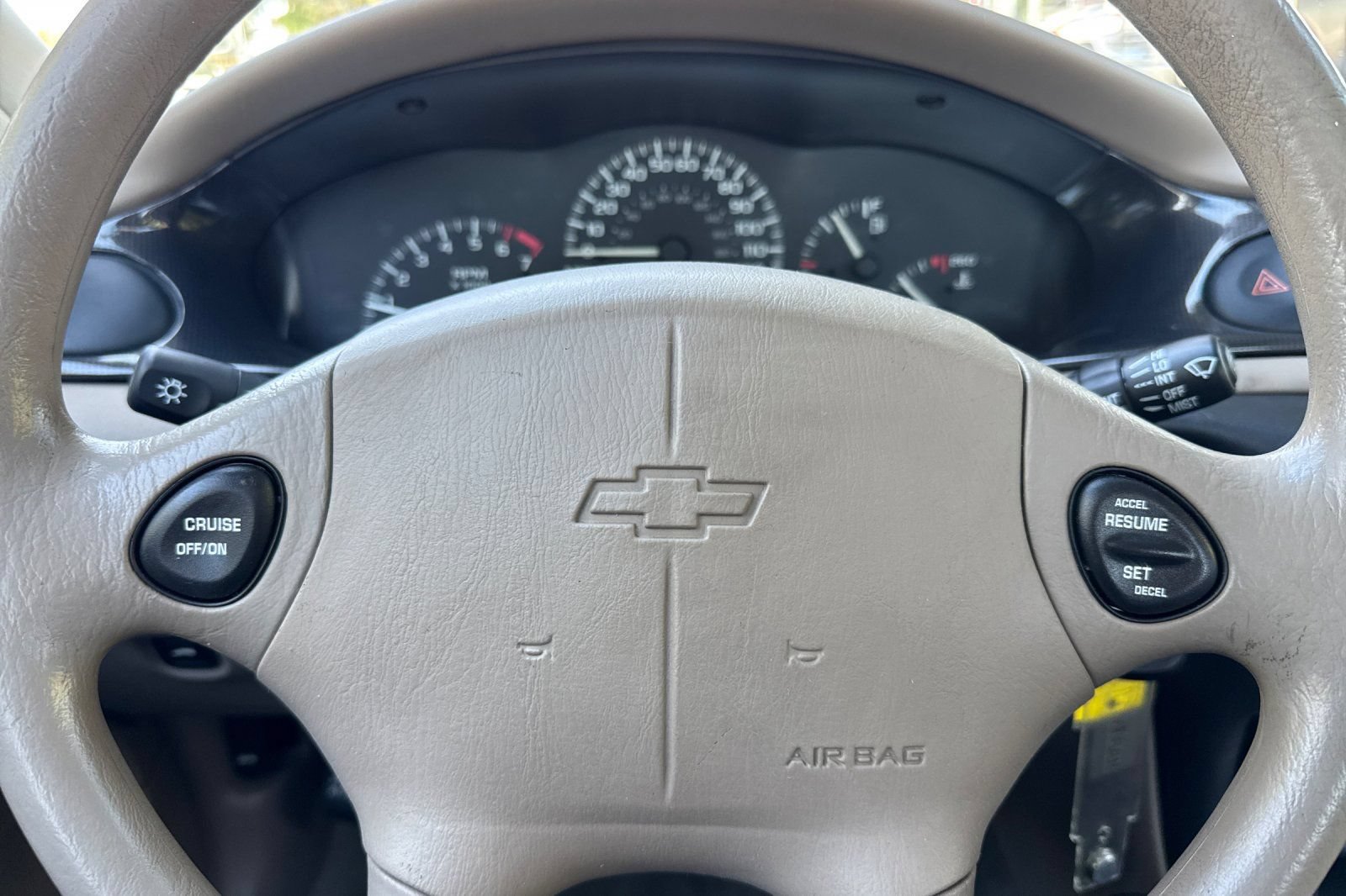 Used 2002 Chevrolet Malibu V6 w/ Preferred Equipment Group 1 FWD image 21