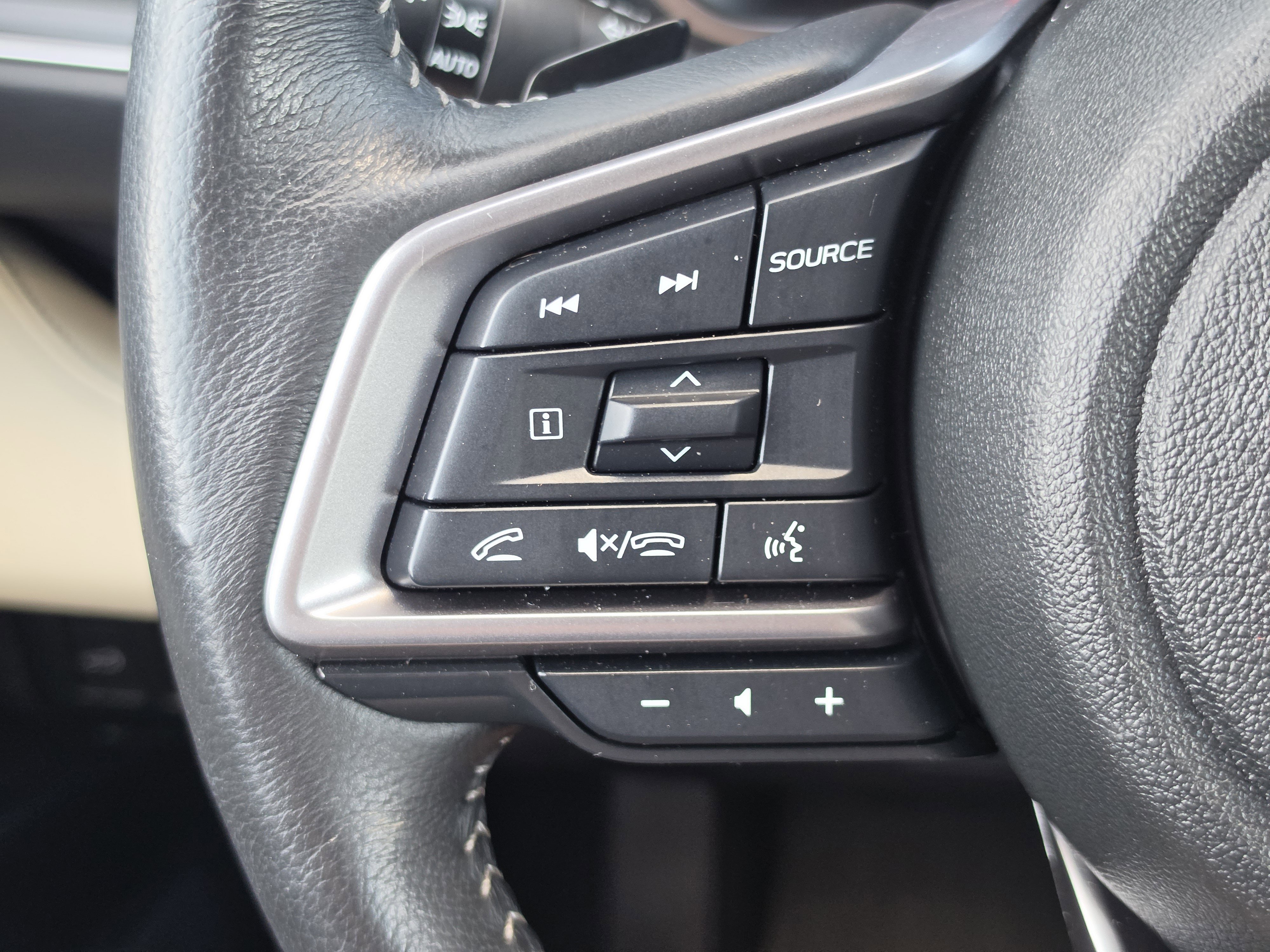 Used 2023 Subaru Ascent Limited w/ Technology Package image 18