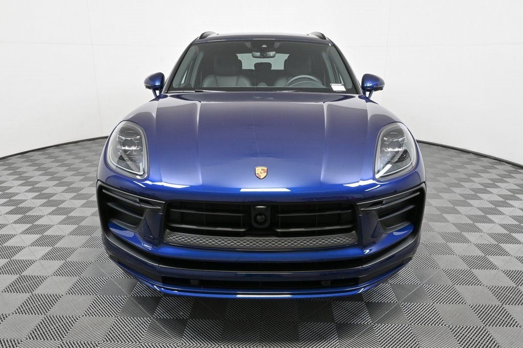 Used 2025 Porsche Macan image 36