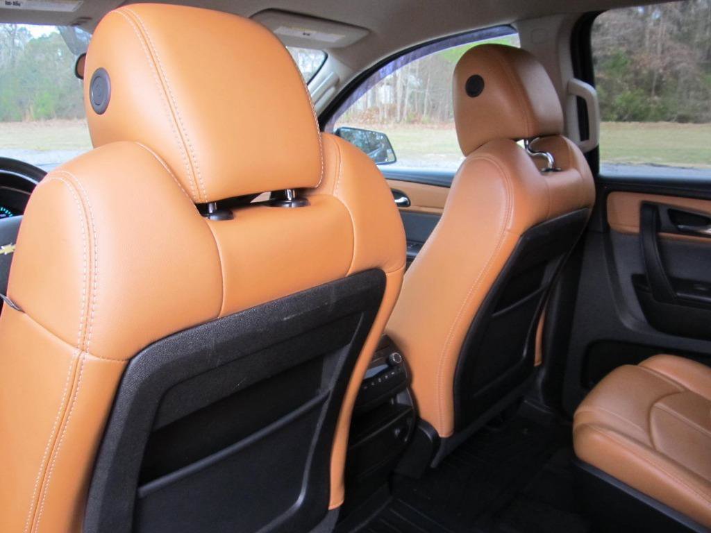 Used 2013 Chevrolet Traverse LT image 26