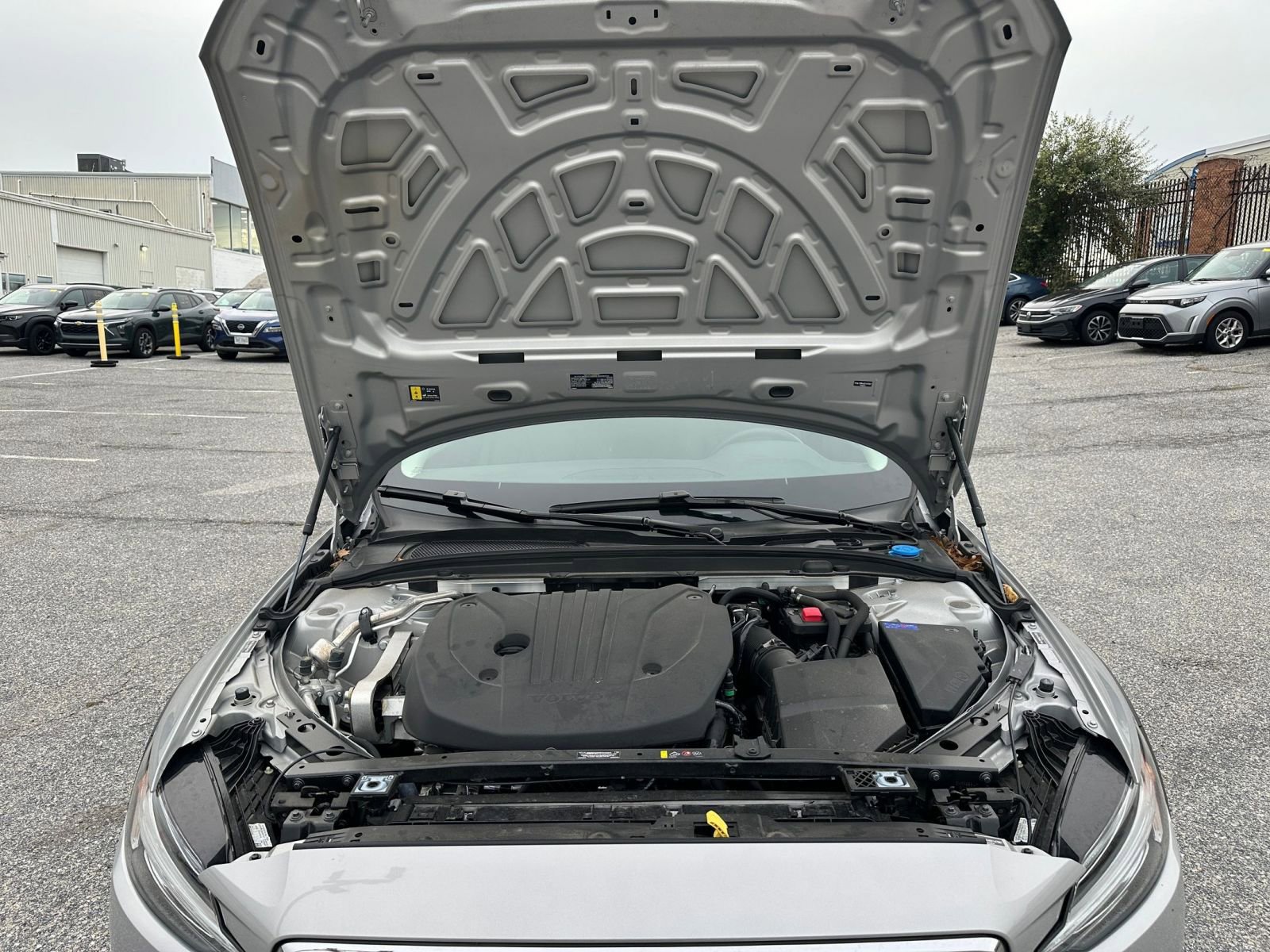 Used 2025 Volvo V60 B5 Cross Country Plus image 31