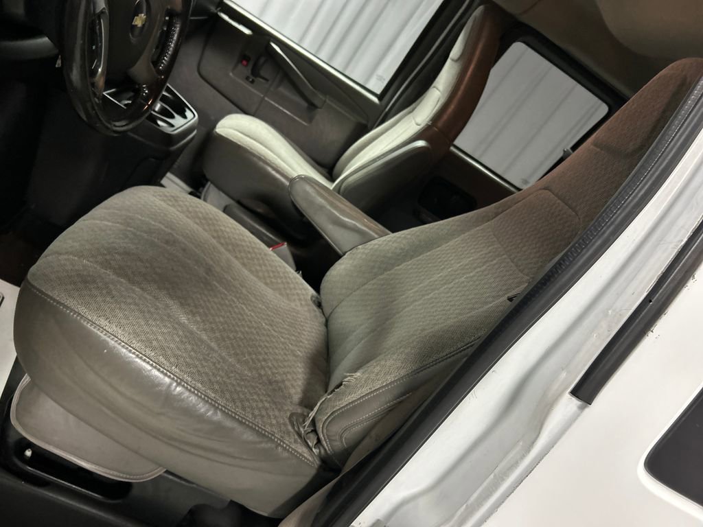 Used 2017 Chevrolet Express 2500 LS image 10
