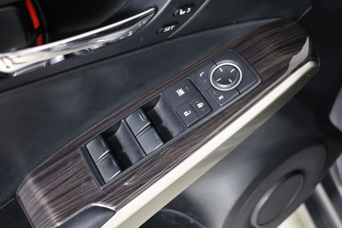 Used 2015 Lexus IS 350 AWD w/ Luxury Package image 23
