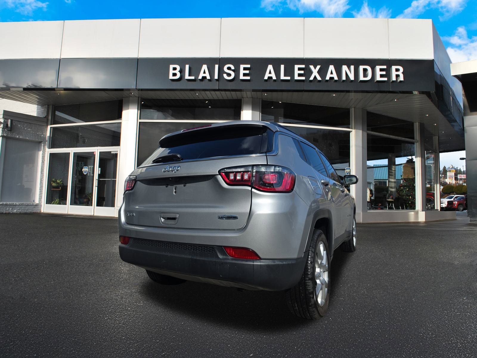 Used 2022 Jeep Compass Latitude image 5