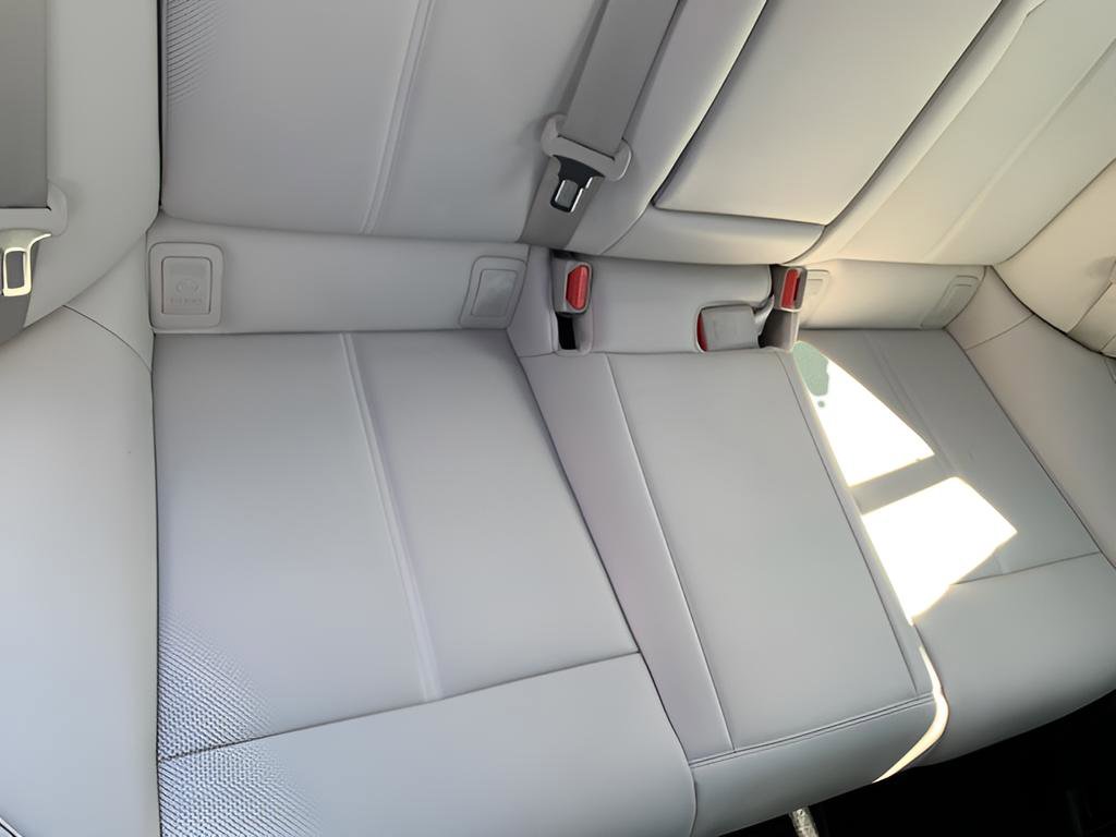 Certified 2025 Genesis G70 2.5T image 38