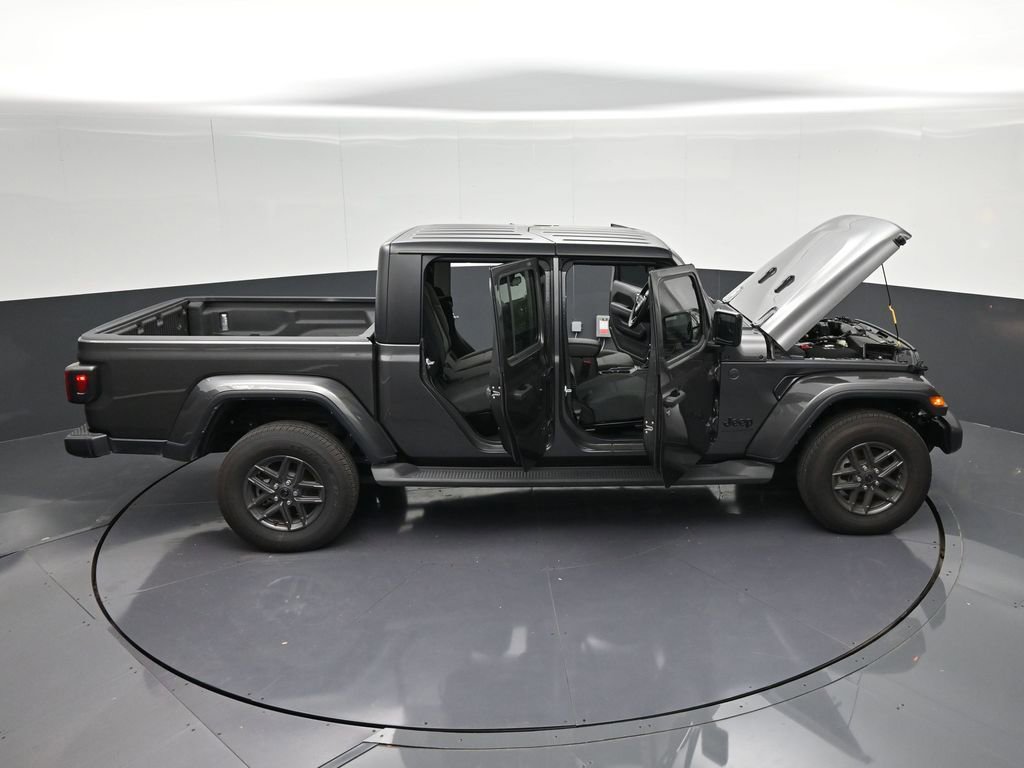 Used 2025 Jeep Gladiator Sport AWD/4WD image 36