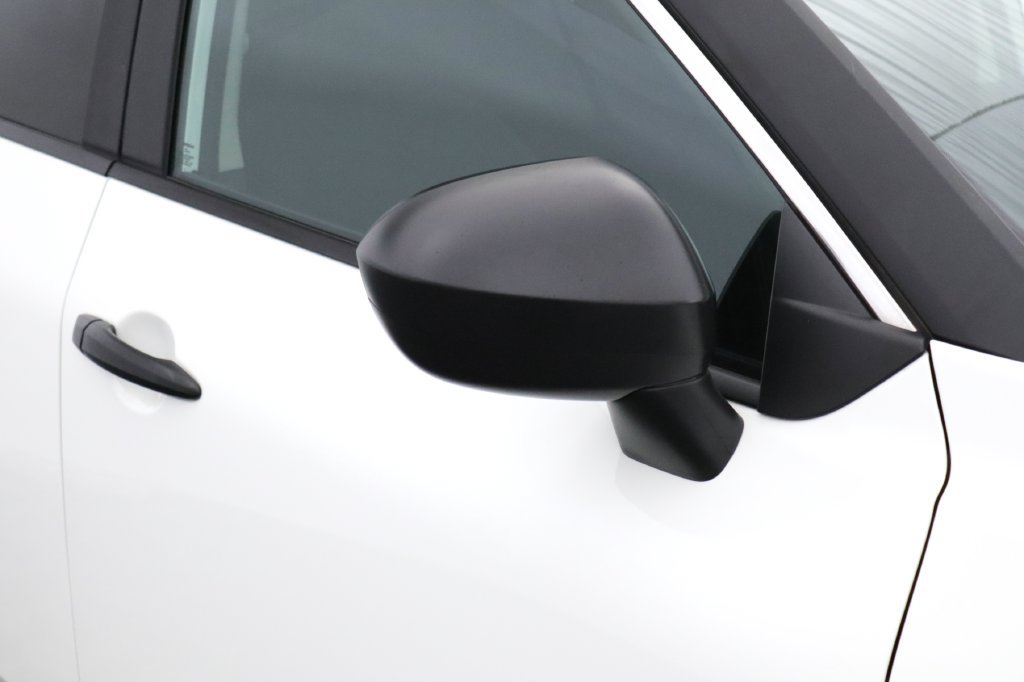 Used 2025 Nissan Rogue S AWD/4WD image 9