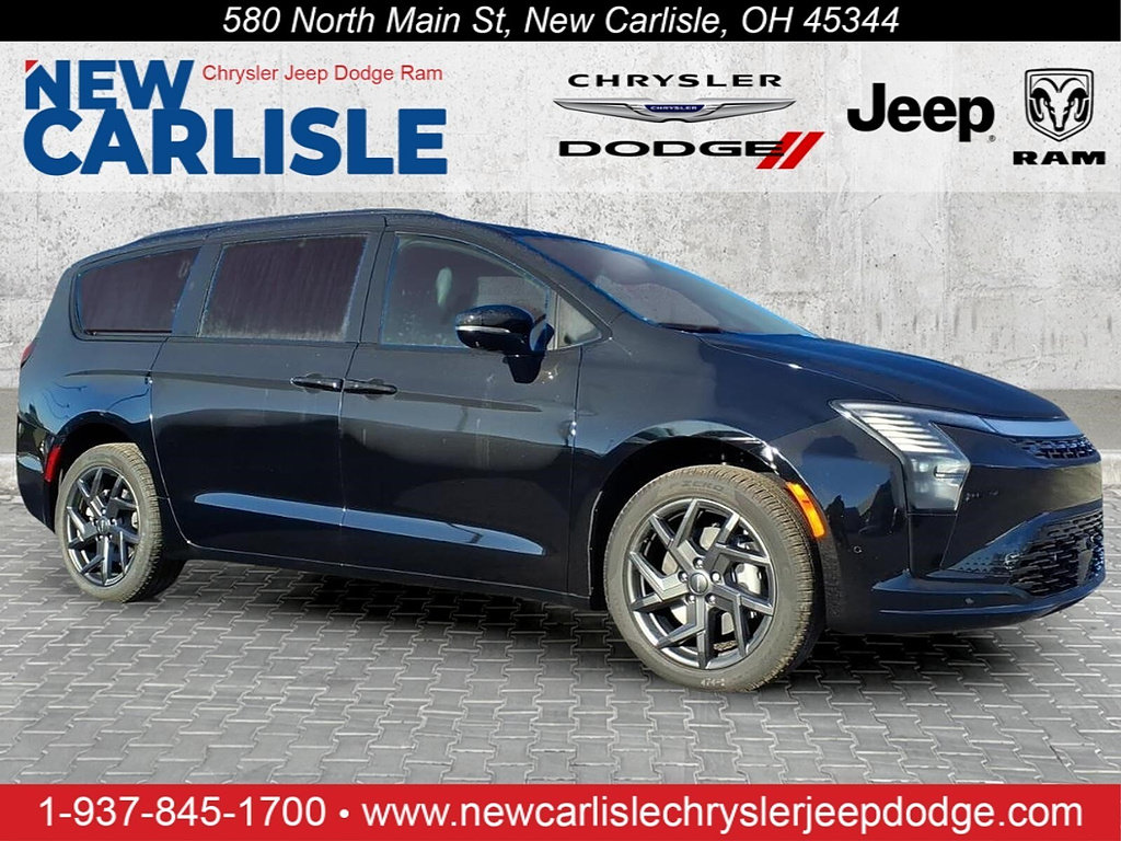 New 2027 Chrysler Pacifica Limited w/ Family Tech Group