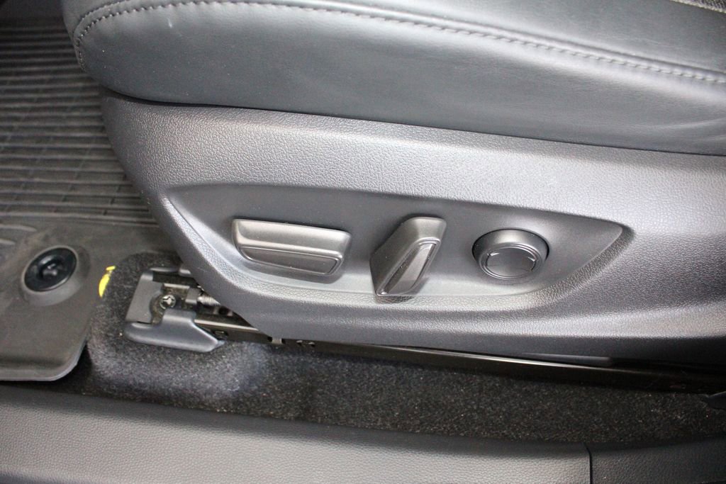 Certified 2023 Toyota Crown XLE image 22