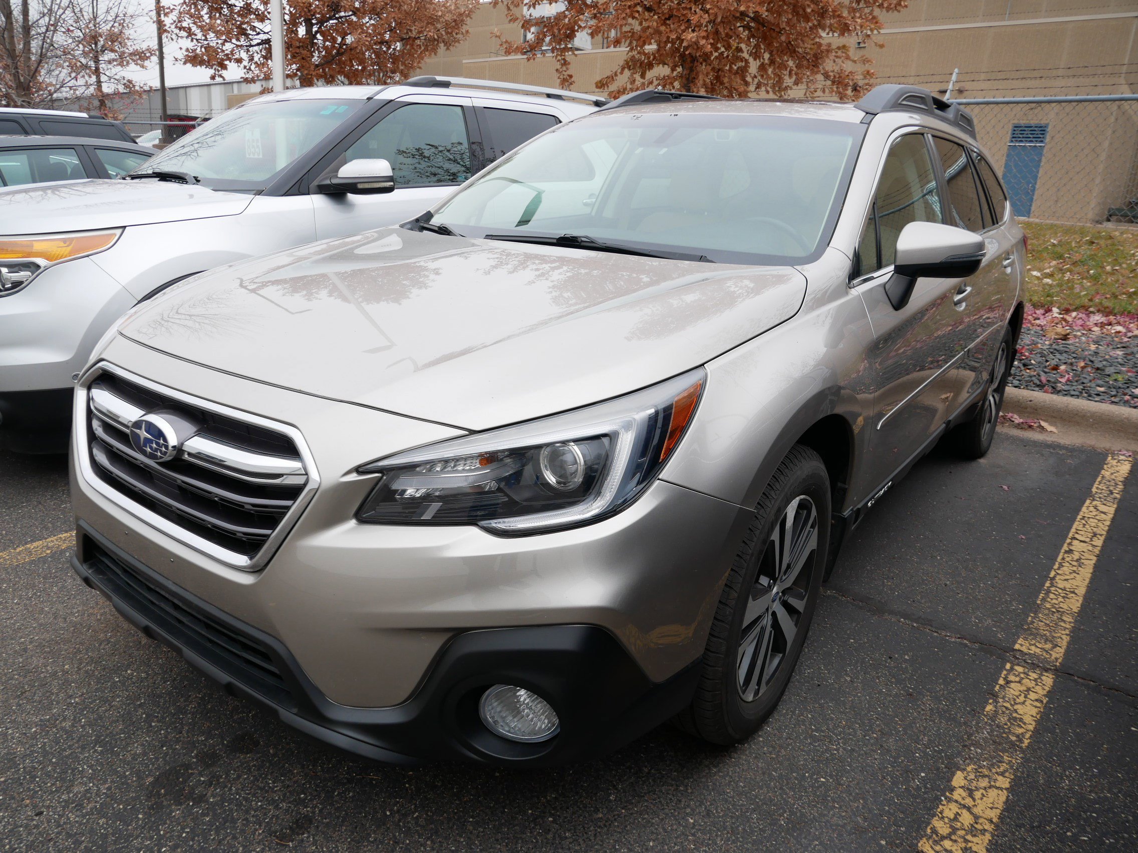 Used 2018 Subaru Outback 3.6R Limited image 3