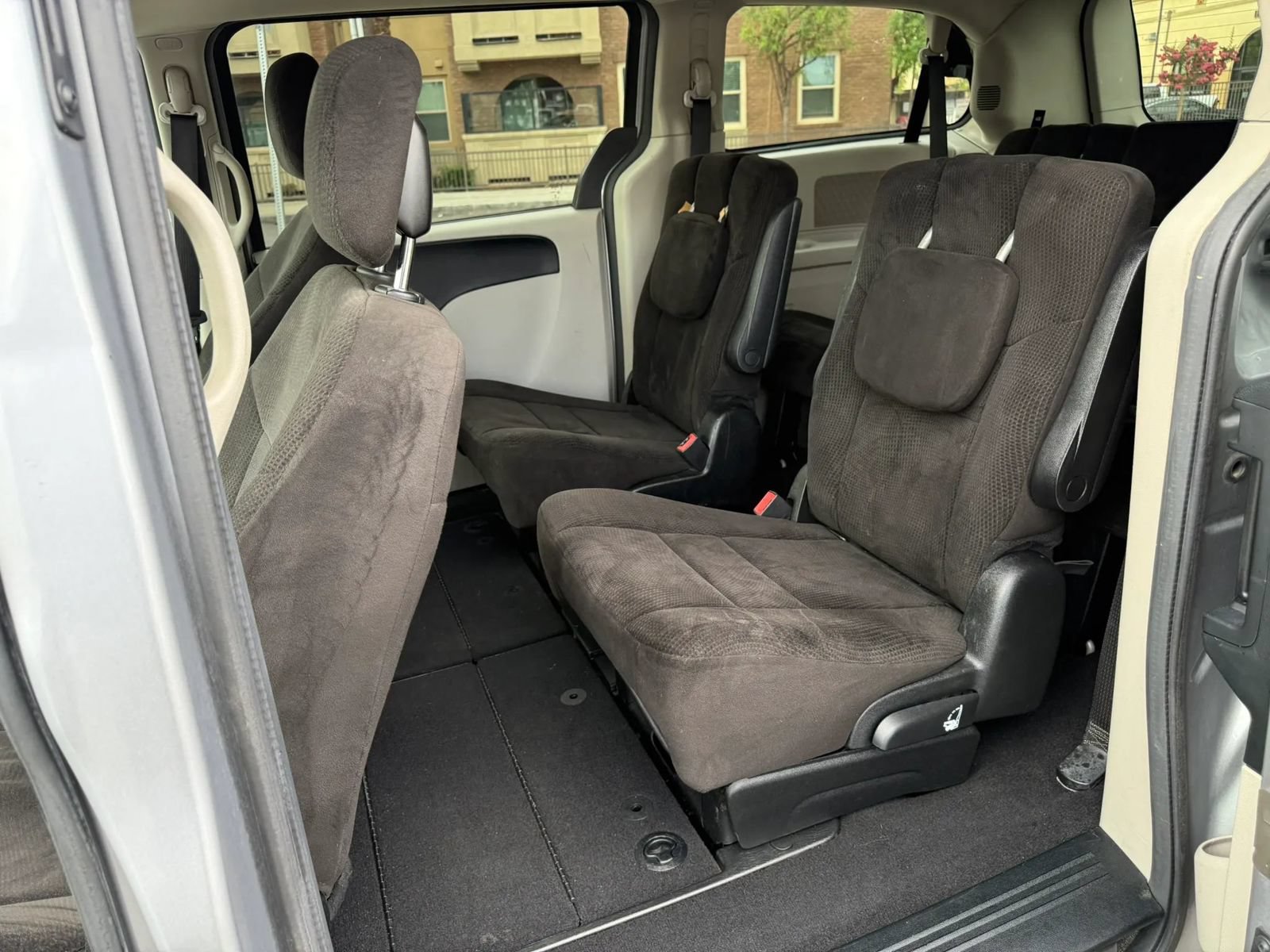 Used 2013 Dodge Grand Caravan SXT FWD image 15
