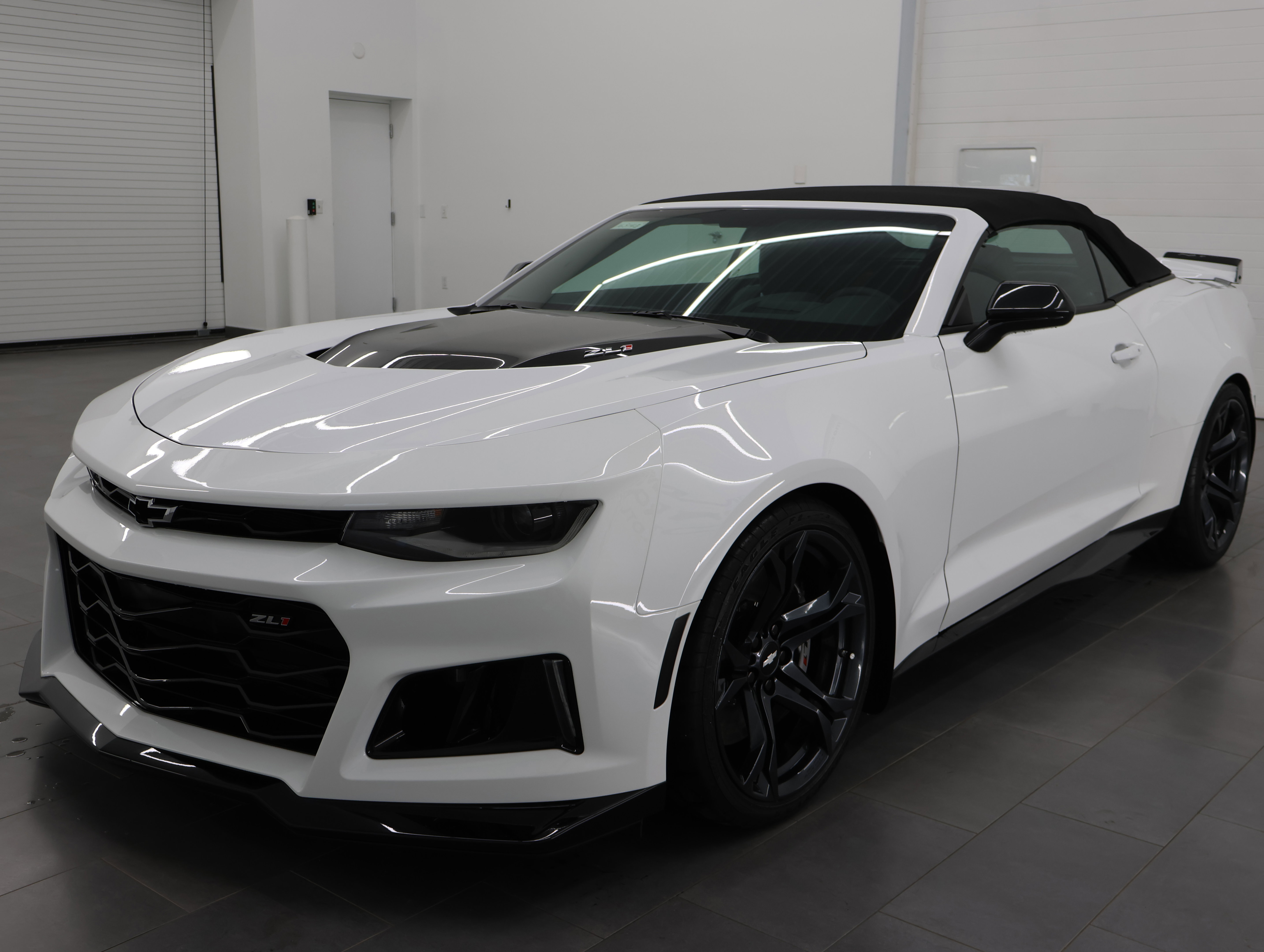 Used 2018 Chevrolet Camaro ZL1 RWD image 6