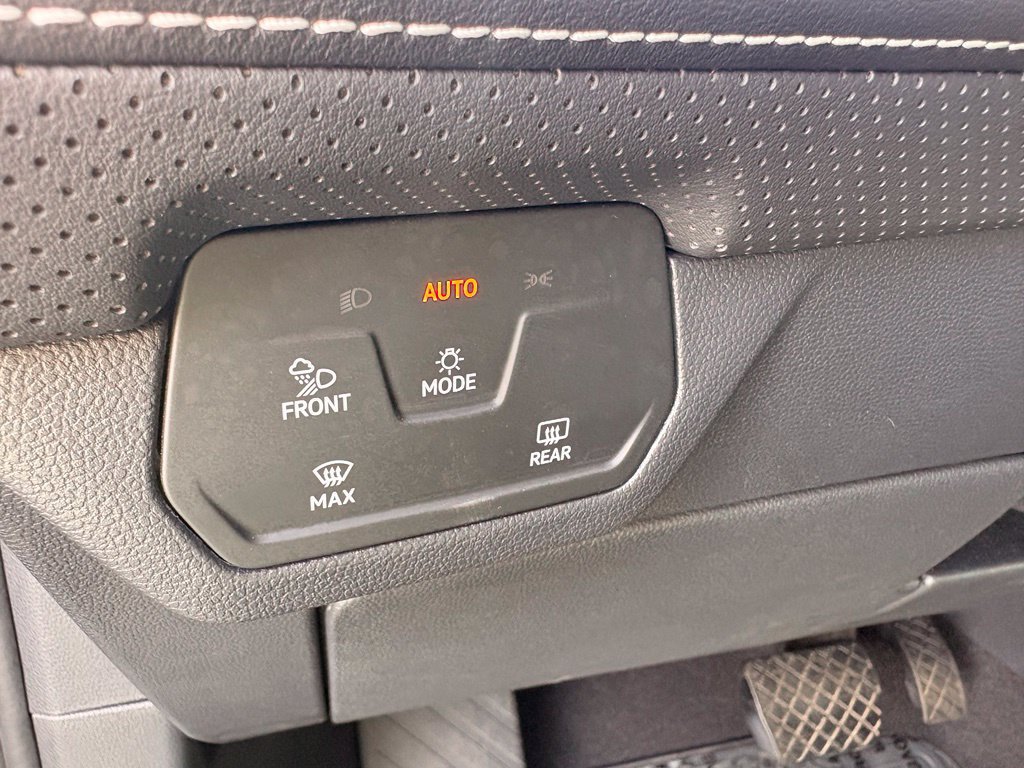 Used 2025 Volkswagen Atlas SEL AWD/4WD image 13