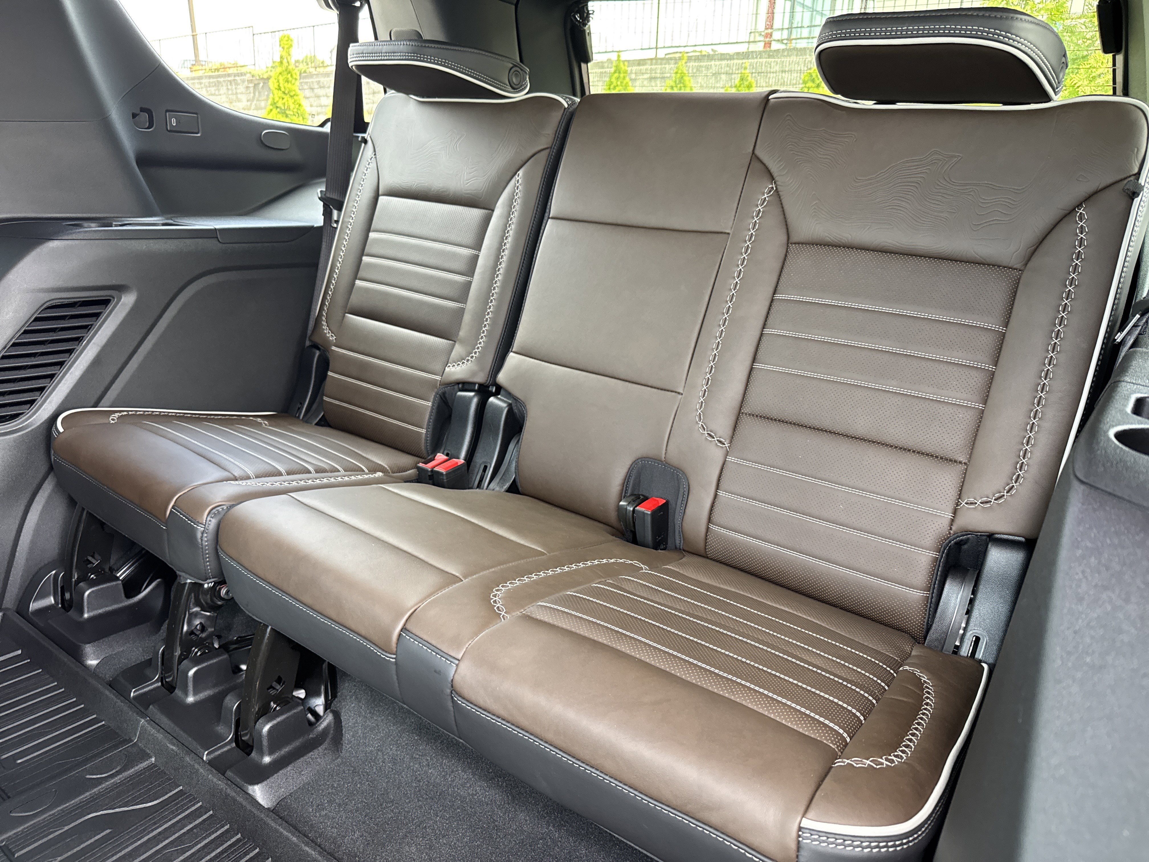 Used 2026 GMC Yukon Denali Ultimate AWD/4WD image 33