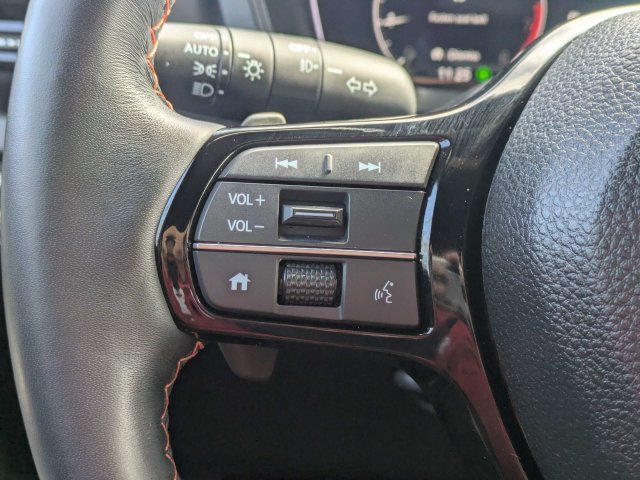 Used 2025 Honda Pilot TrailSport image 26