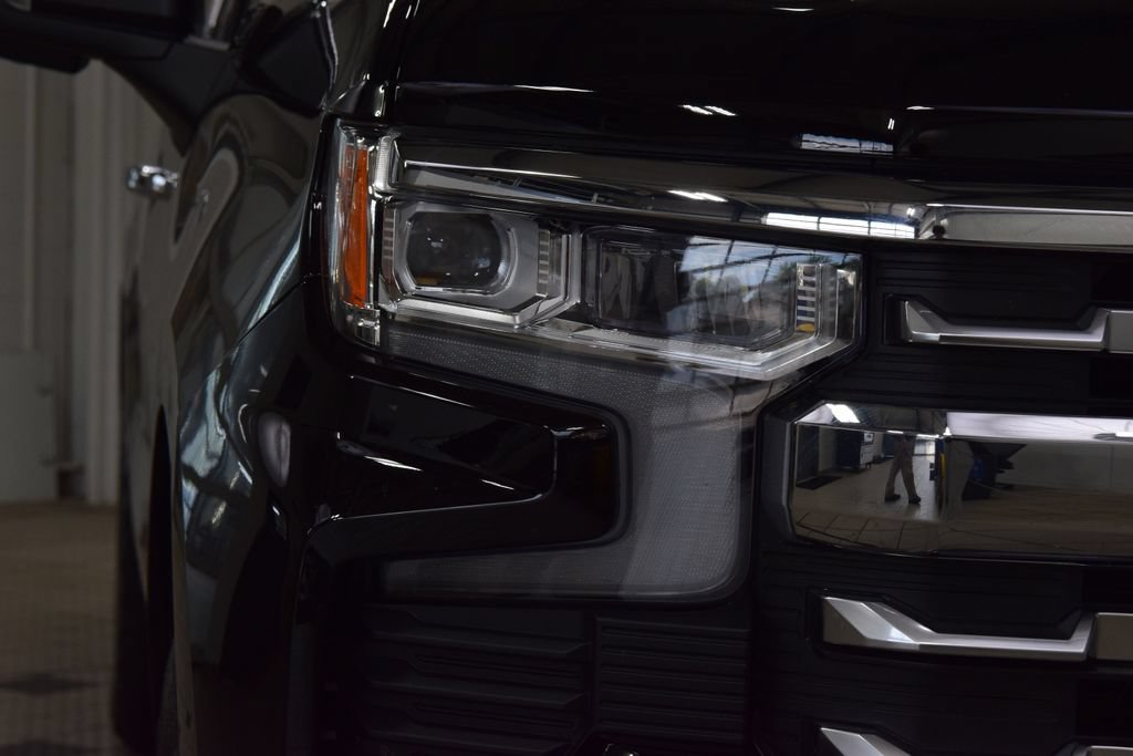 Used 2026 Chevrolet Silverado 1500 LTZ w/ LTZ Premium Package AWD/4WD image 12