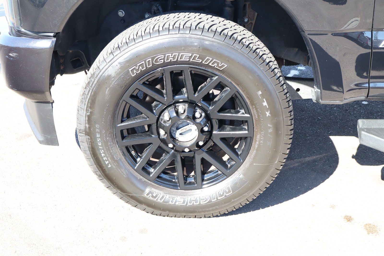 Used 2022 Ford F350 Lariat w/ Black Appearance Package AWD/4WD image 14