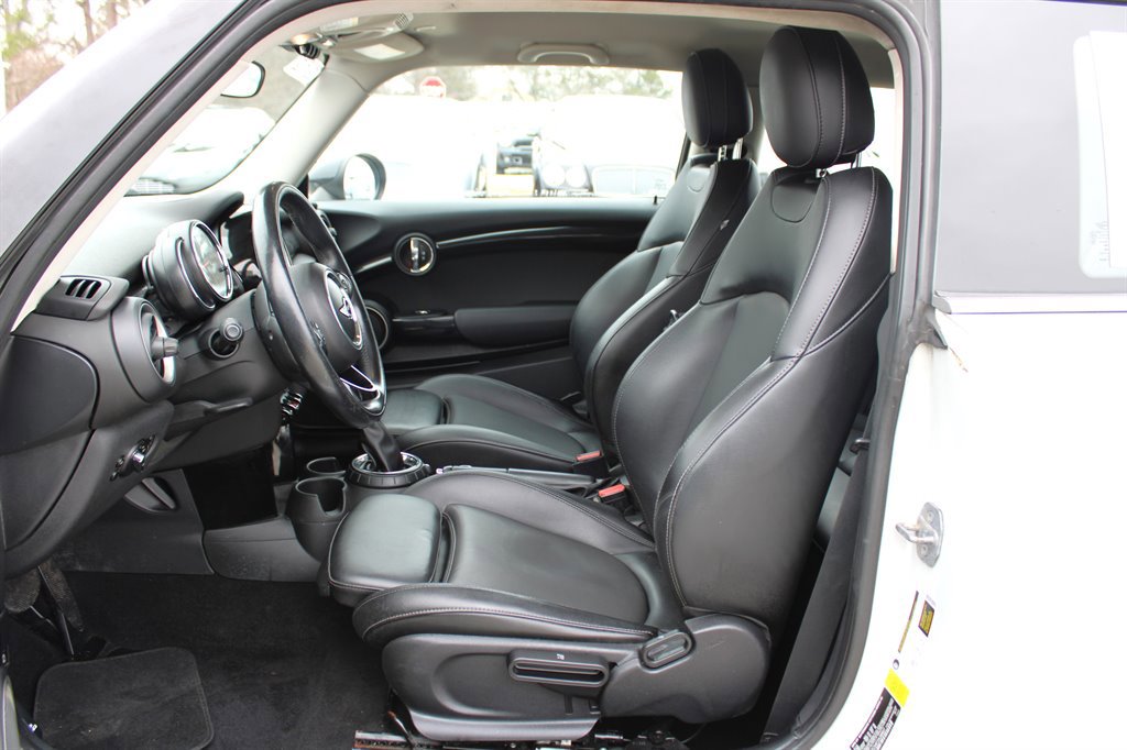 Used 2015 MINI Cooper S image 13