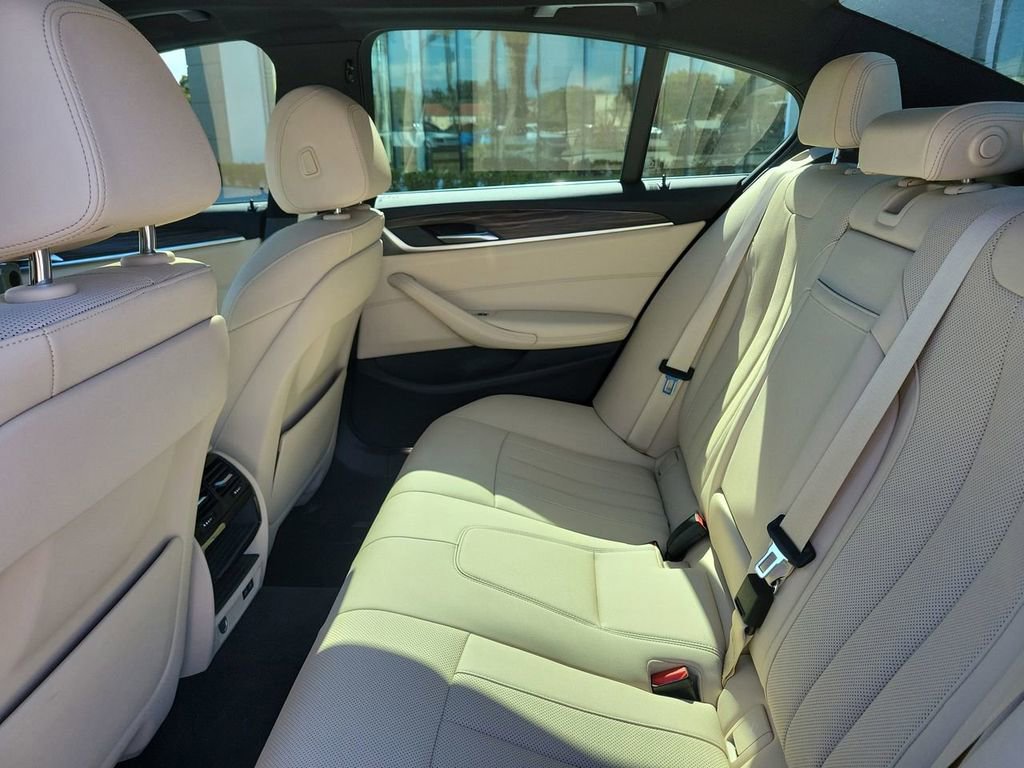 Used 2022 BMW 540i xDrive w/ Convenience Package image 16