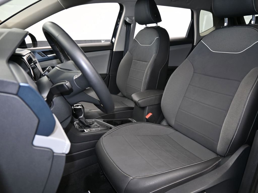 Used 2024 Volkswagen Taos SE image 10