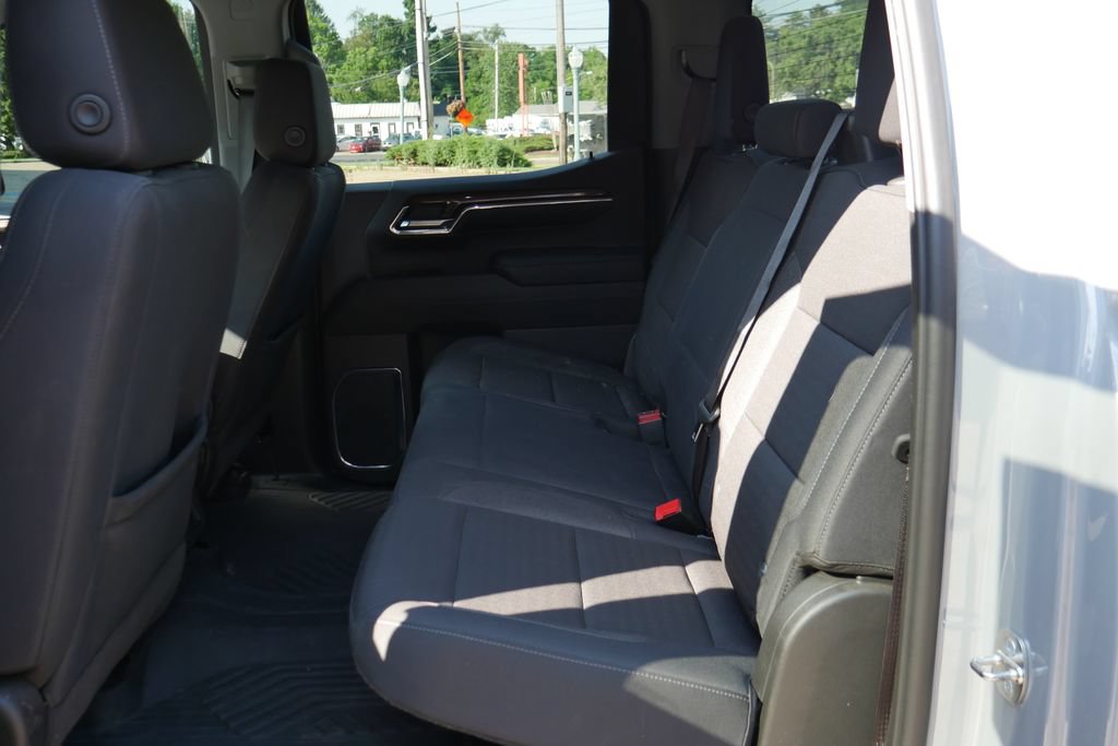 Used 2024 Chevrolet Silverado 1500 LT AWD/4WD image 11