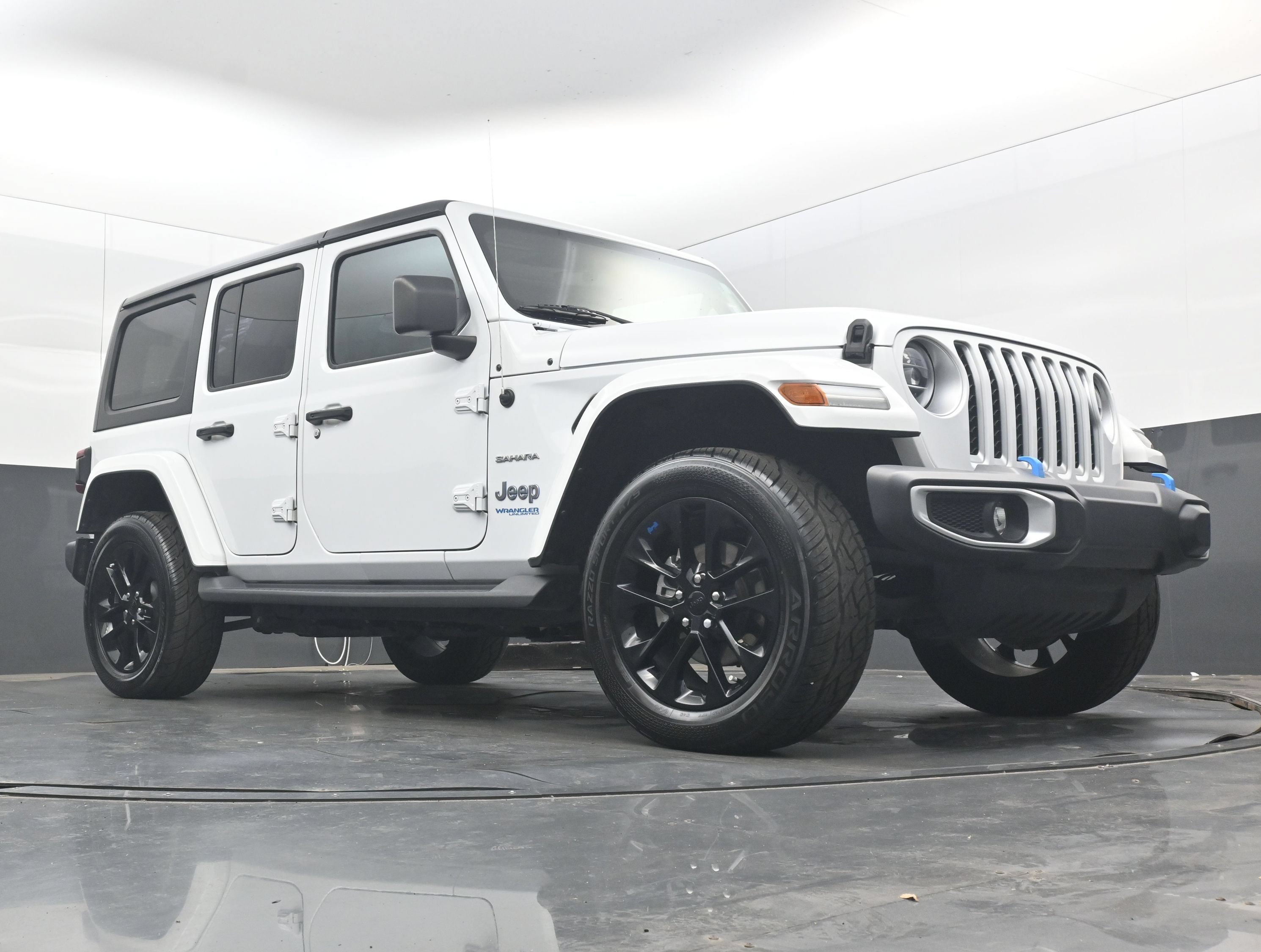 Used 2022 Jeep Wrangler Unlimited Sahara AWD/4WD image 24