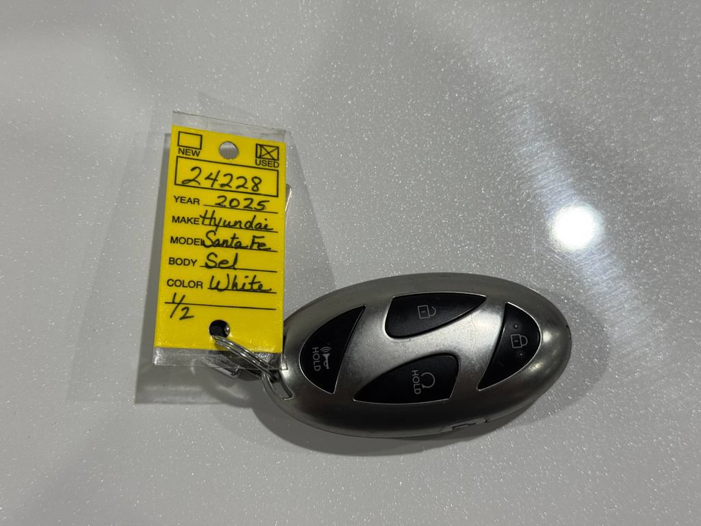 Used 2025 Hyundai Santa Fe SEL FWD image 41