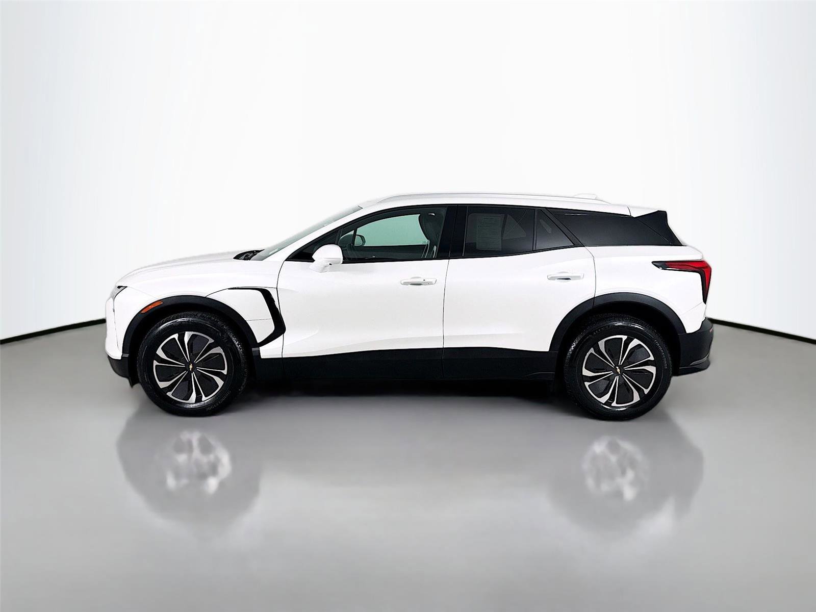 Used 2024 Chevrolet Blazer EV LT image 5