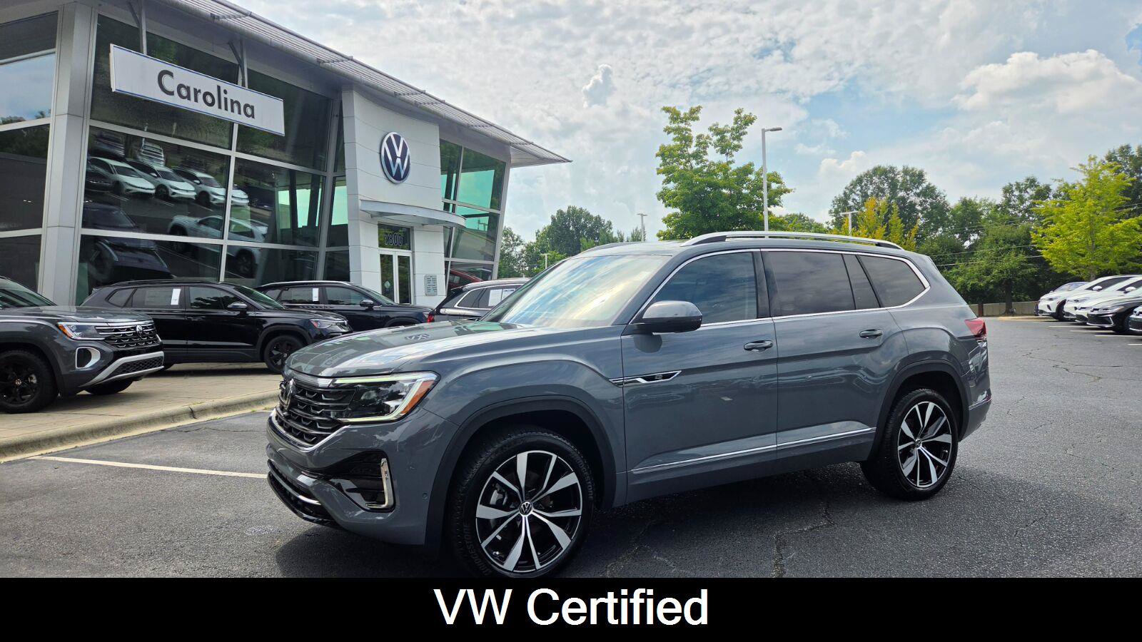 Certified 2025 Volkswagen Atlas SEL Premium R-Line AWD/4WD image 1