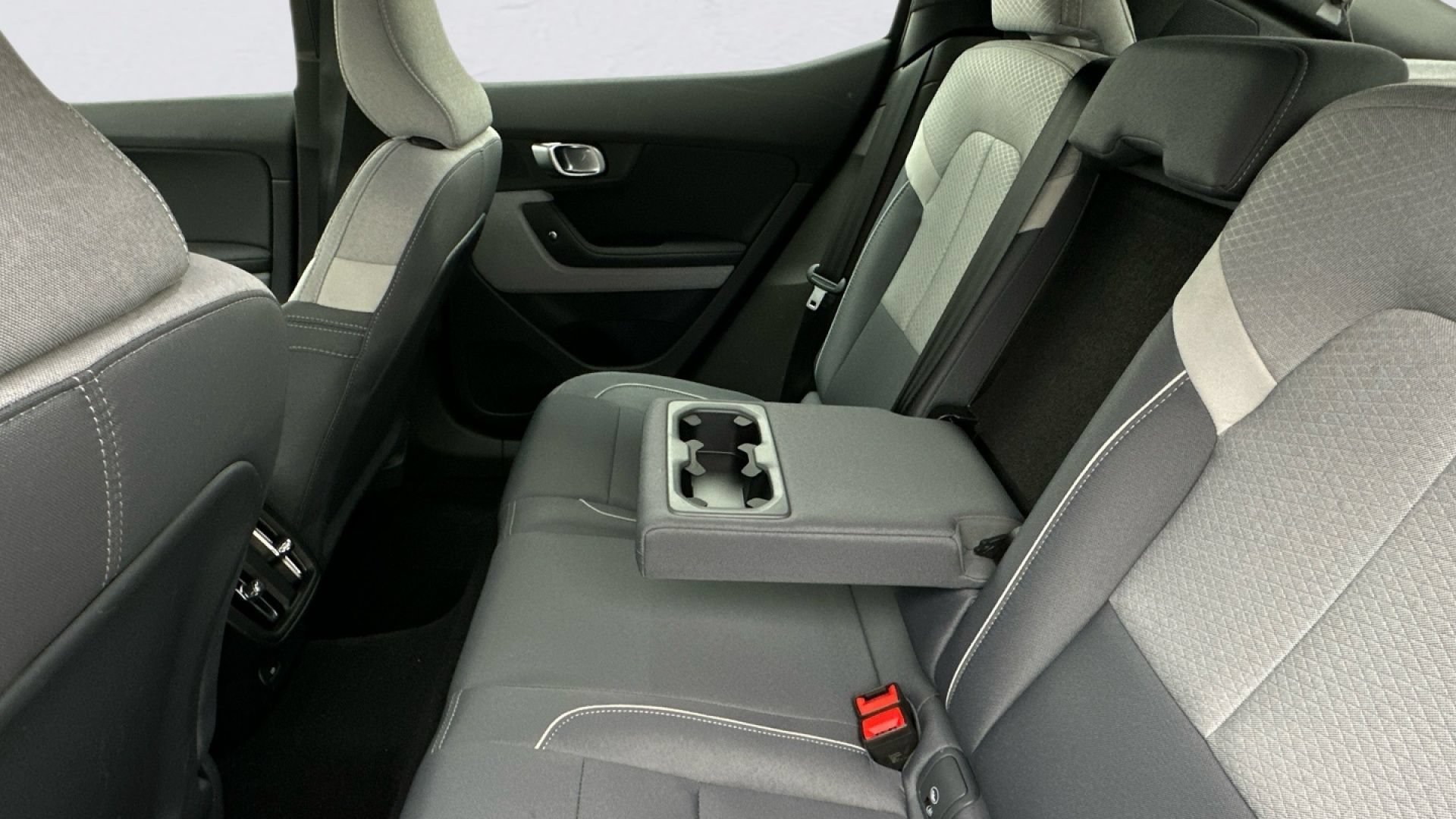 Used 2023 Polestar Polestar 2 AWD/4WD image 18
