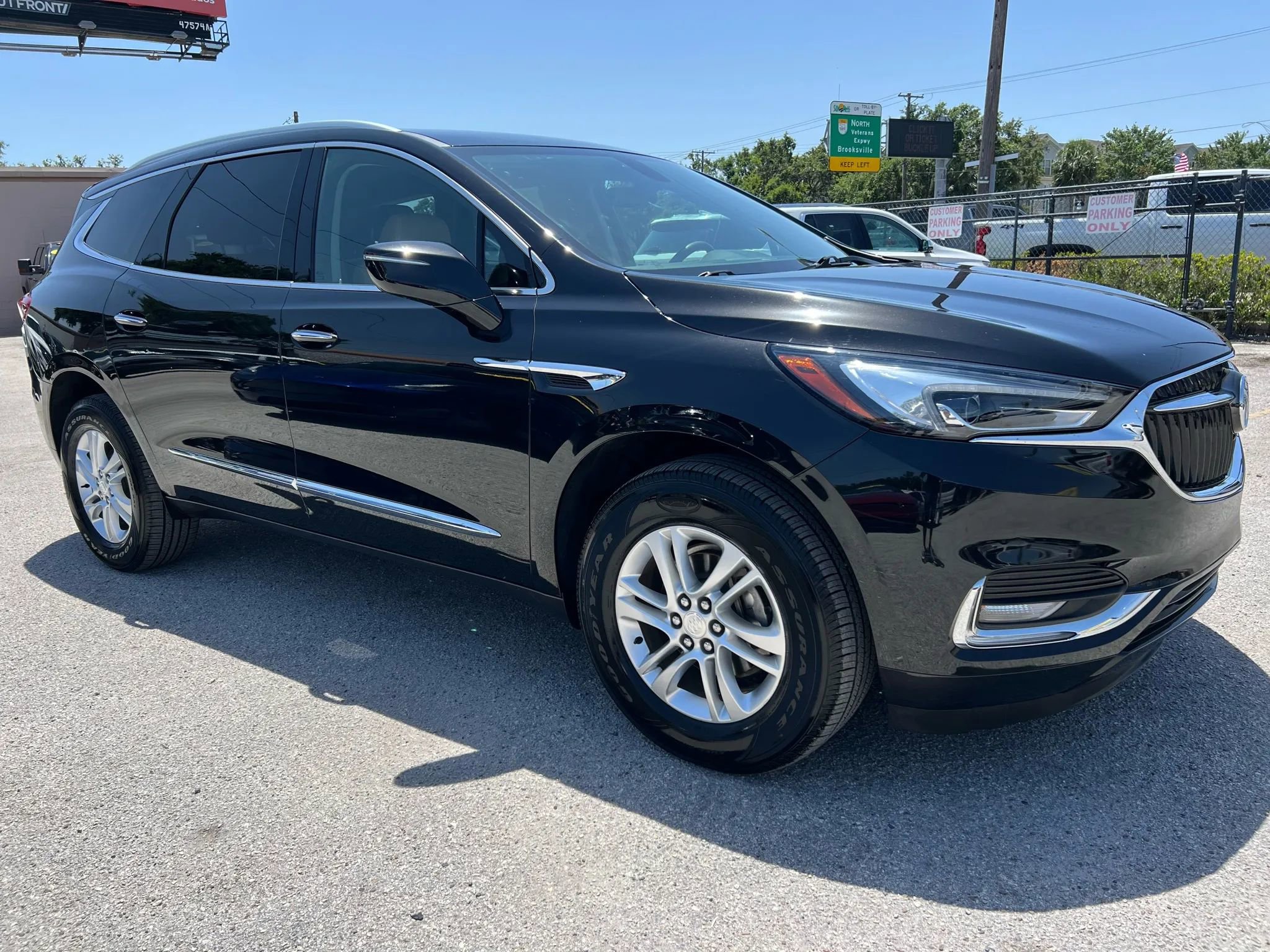 Used 2019 Buick Enclave Essence w/ Trailering Package, 5000 lbs. image 3