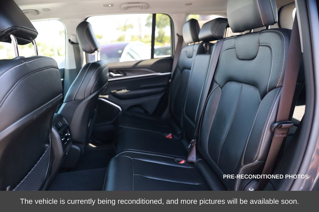 Used 2023 Jeep Grand Cherokee 4WD 4xe image 34