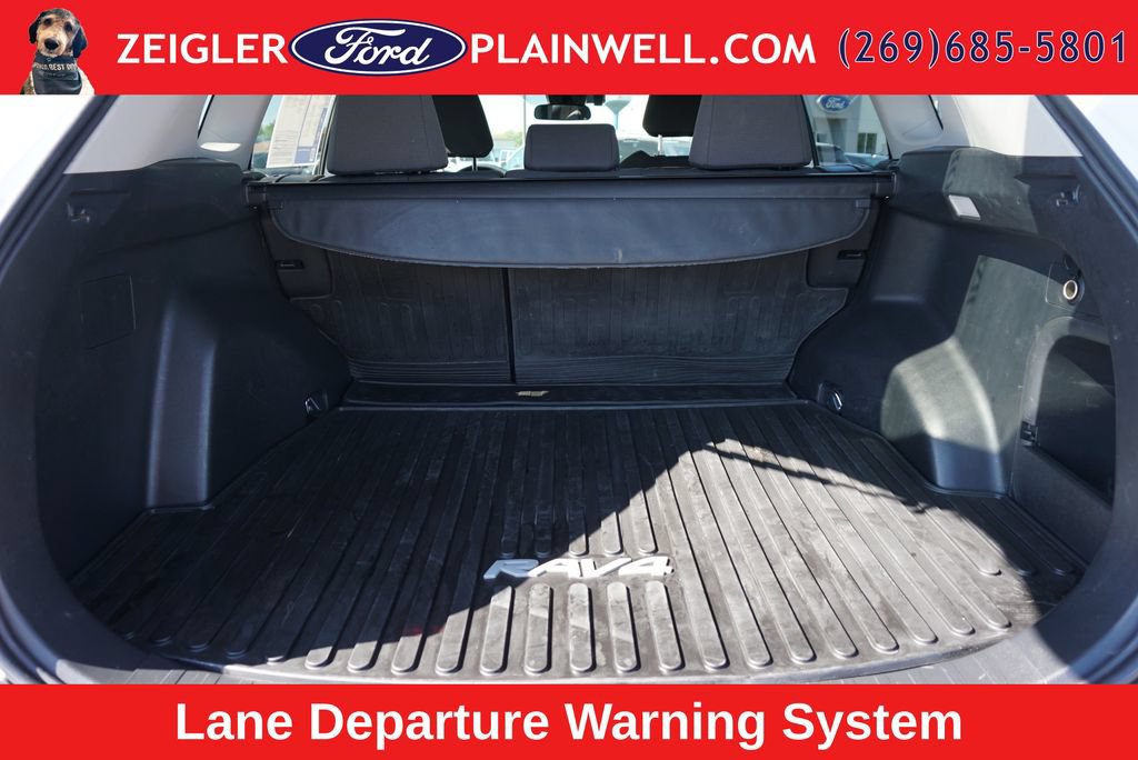 Used 2023 Toyota RAV4 XLE w/ XLE Grade Weather Package AWD/4WD image 10