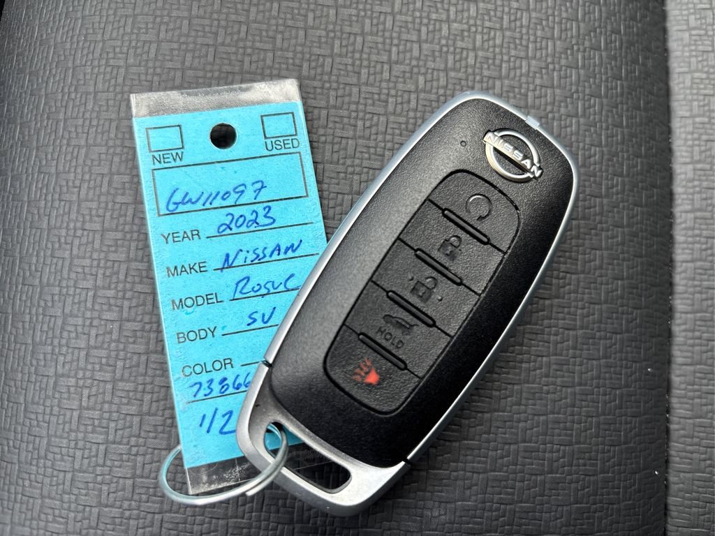 Used 2023 Nissan Rogue SV w/ SV Premium Package image 36
