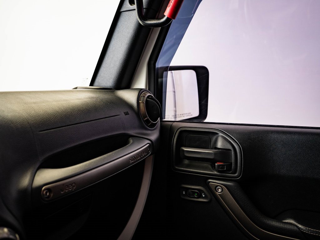 Used 2018 Jeep Wrangler Unlimited Sport image 28