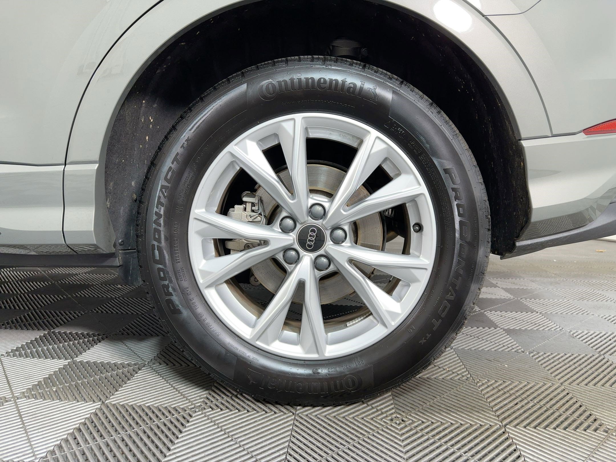 Certified 2025 Audi Q3 2.0T Premium Plus w/ Premium Plus Package image 9