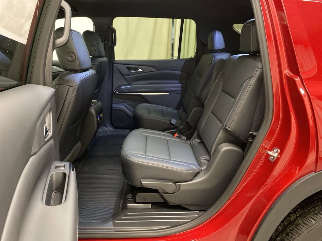 New 2026 Chevrolet Traverse LT w/ LPO, Floor Liner Package AWD/4WD image 16